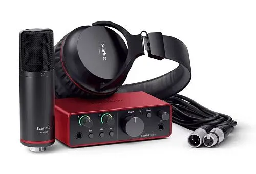 Focusrite Scarlett Solo Studio 4th Gen Студийный комплект.
