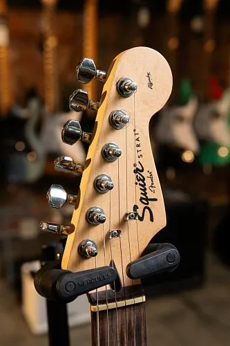 Fender Squier Affinity Series Stratocaster SSS Электрогитара (Б/У)
