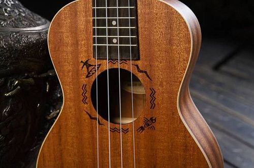 Flight DUC323 Mah Укулеле концерт.