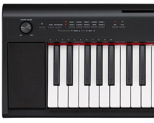 Yamaha NP-12B Синтезатор с автоаккомпанементом.