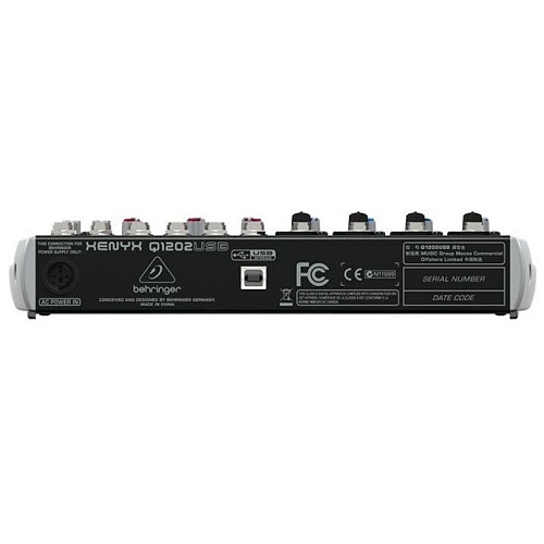 Behringer Q1202USB Микшерный пульт.